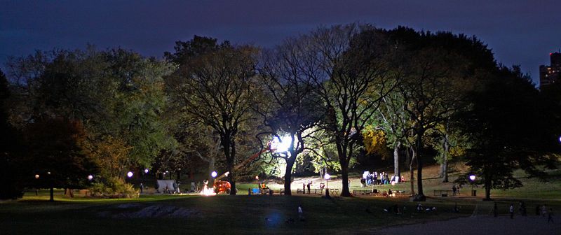 File:Law&OrderSVUFilmingatnightinCentralPark.jpg