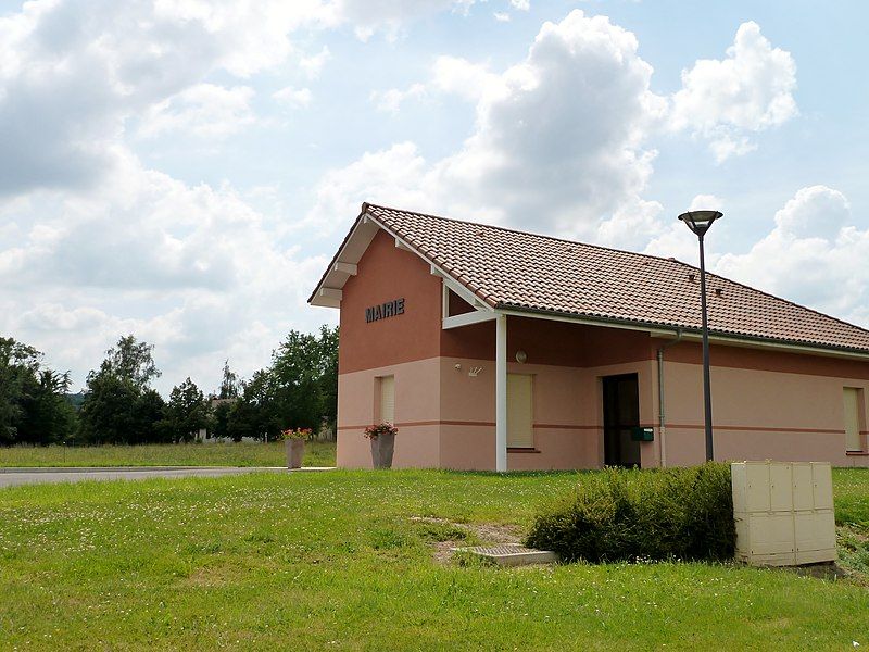 File:Mairie de Peyrelongue-Abos.JPG