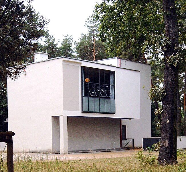 File:Meisterhaus Feininger 2004.jpg