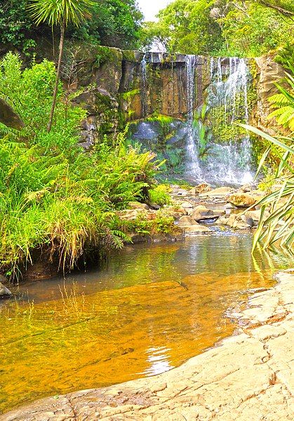 File:Mokoroa Falls.jpg