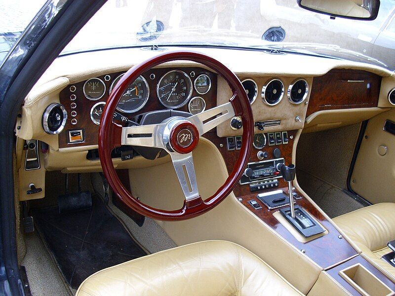 File:Monica 1973 Interieur.JPG