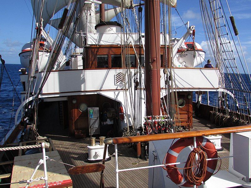 File:Sea cloud bridge.jpg