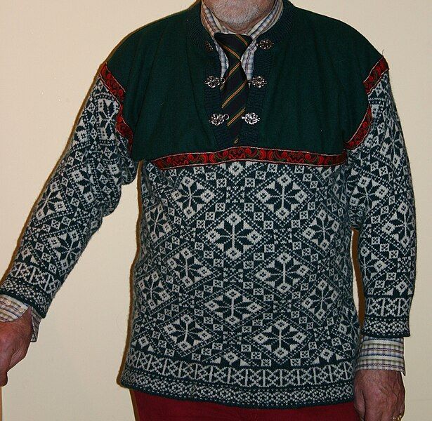 File:Selburose-sweater.jpg