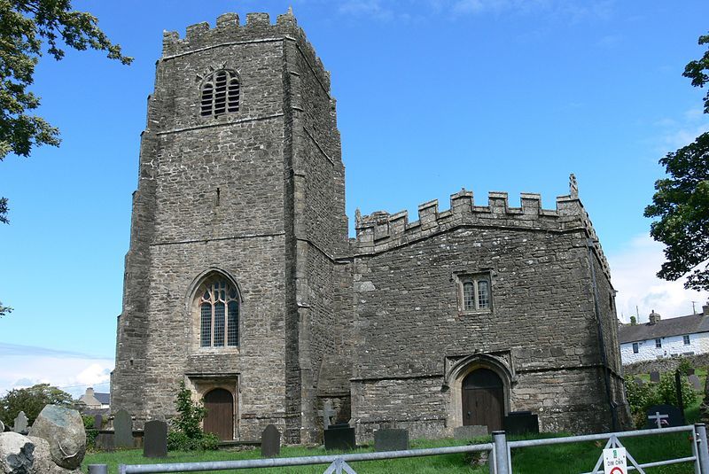 File:St.Beuno - Fassade.jpg