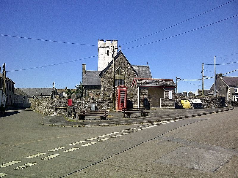 File:Village of Llansaint.jpg