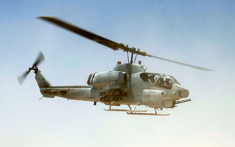 File:AH-1W-20050617-M-7846V-010.jpg