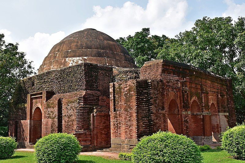 File:CHAMKATI MASJID. GAUR.jpg