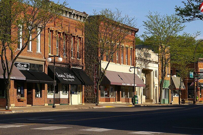 File:Downtown Cannon Falls.jpg