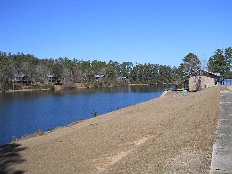 File:FlintCreekWaterPark CabinCove.jpg