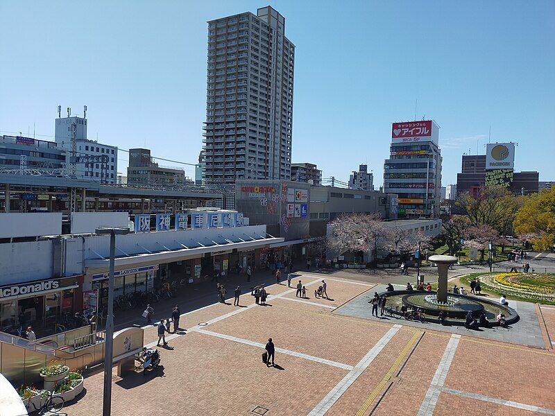 File:Hanshin Amagasaki Station220326.jpg