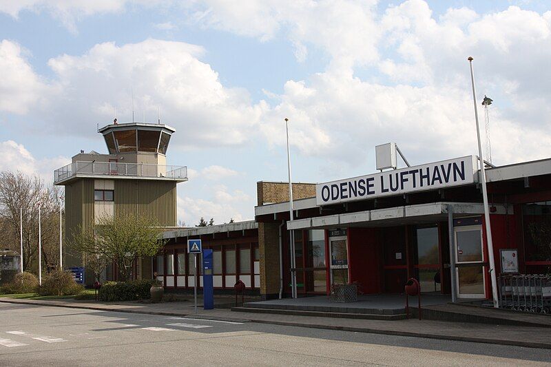 File:Odense Lufthavn 2008.jpg