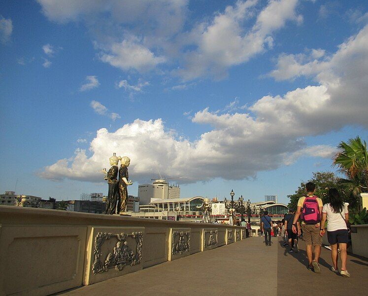 File:Pasig River Esplanade5.jpg