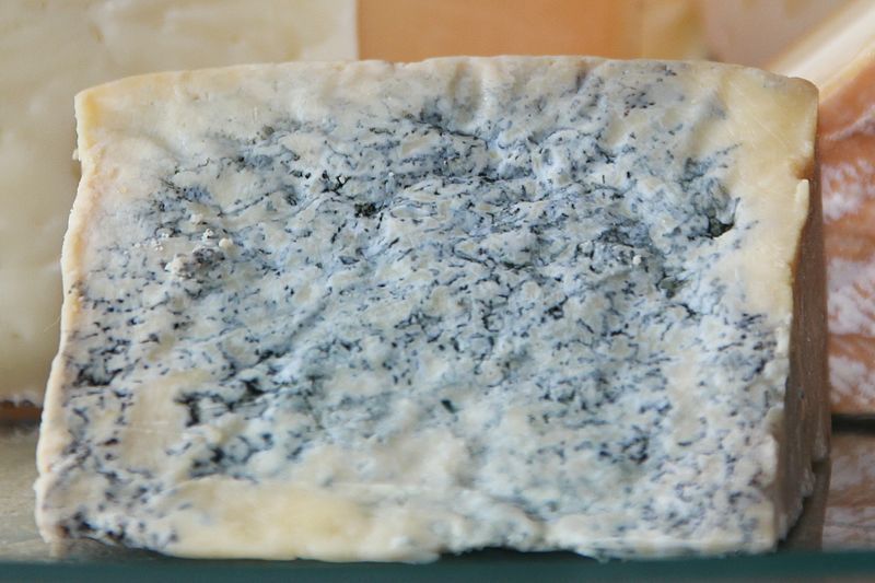 File:Picón Bejes-Tresviso cheese.jpg