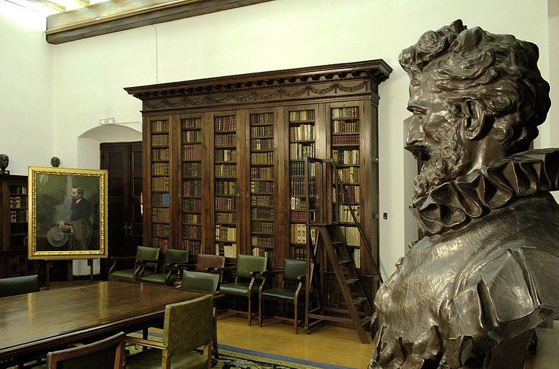 File:Sala Cervantina.jpg