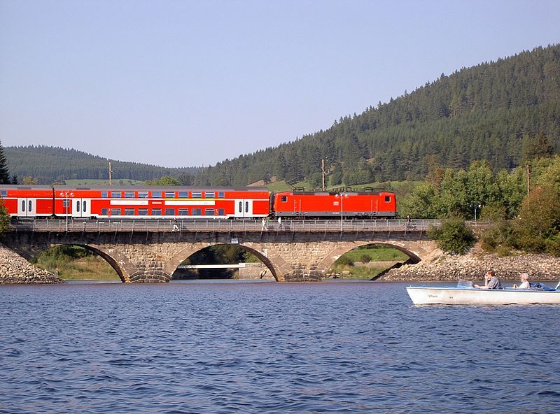 File:Schluchsee Bahnbruecke 02.jpg