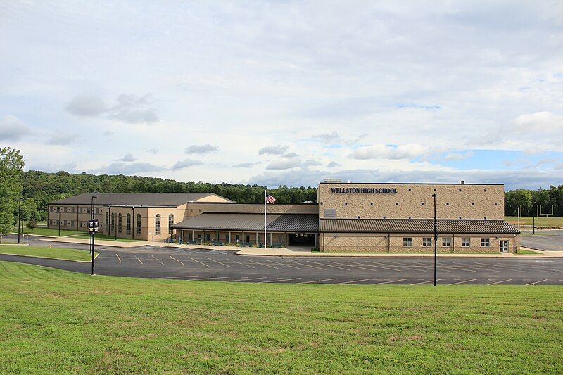 File:Wellston High School.jpg