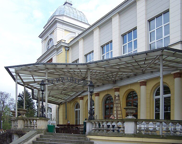 File:Wrocław, Zoo (terrarium).jpg