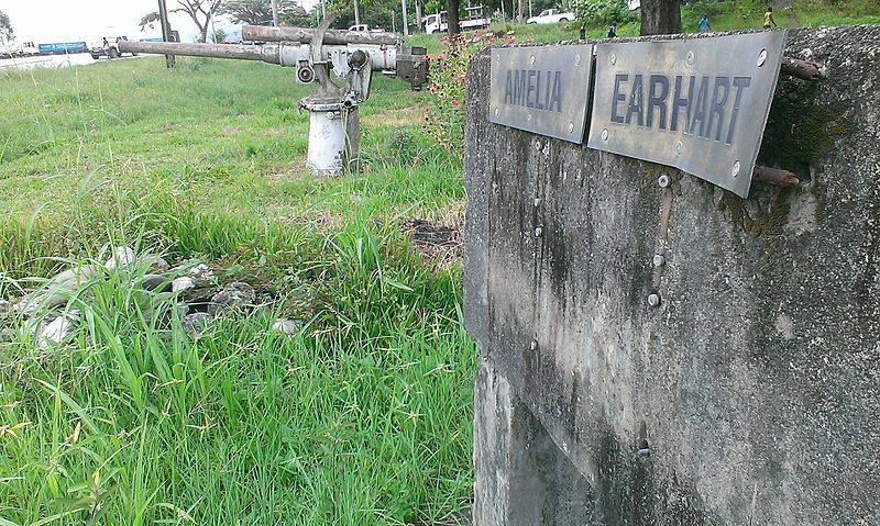 File:Amelia Earhart monument.jpg