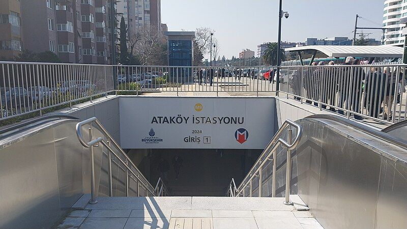 File:Ataköy Station (4).jpg