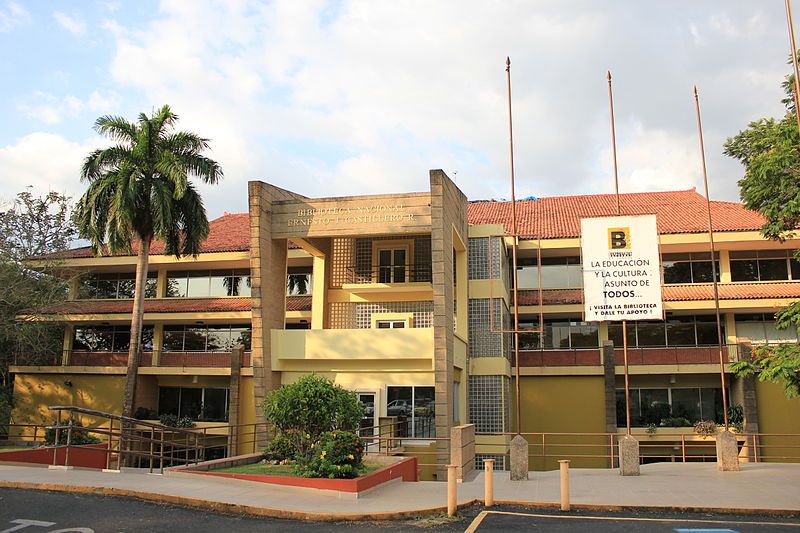 File:BibliotecaNacionalPanama.JPG