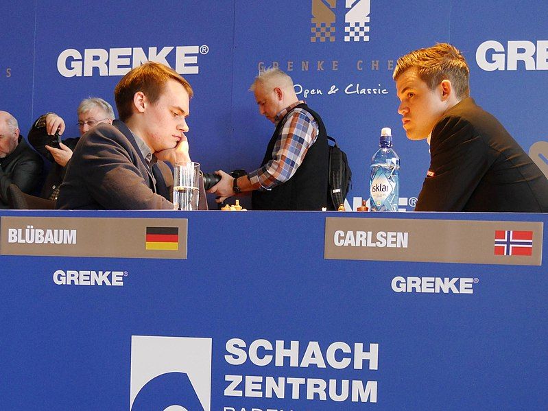 File:Blübaum-Carlsen 2018 Karlsruhe.jpg