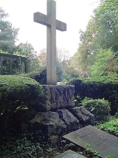 File:D-Nordfriedhof-20.jpg