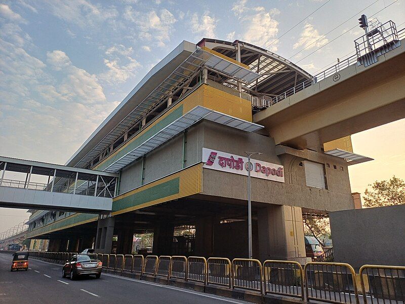 File:Dapodi metro station.jpg