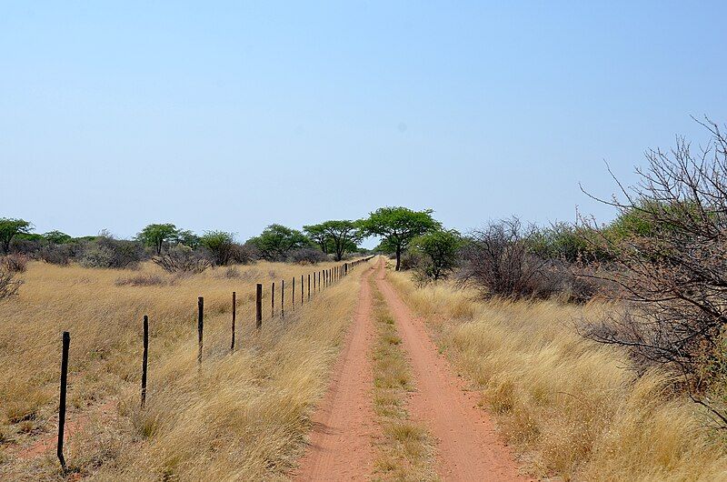 File:Farmpad in Namibia.jpg