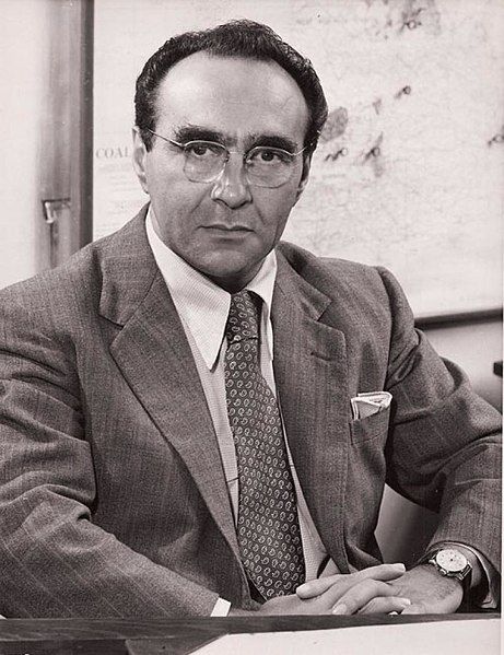 File:J Bronowski.jpg