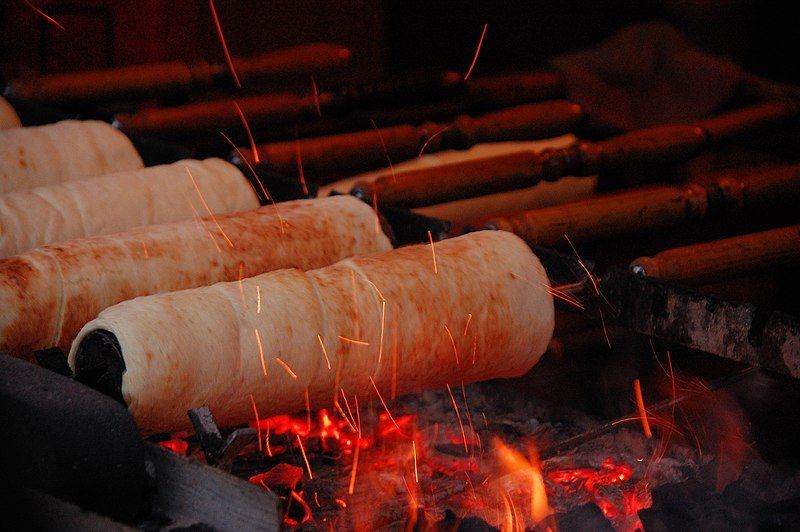 File:Kürtőskalács Budapest 2008.jpg