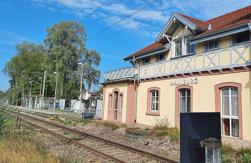 File:Maulburg Bahnhof 1.jpg