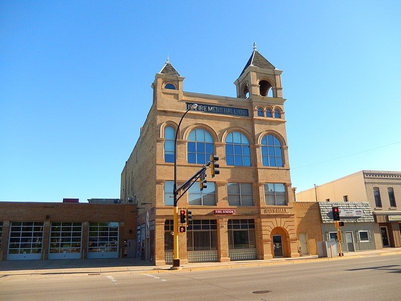 File:Owatonna Firemen's Hall.jpg