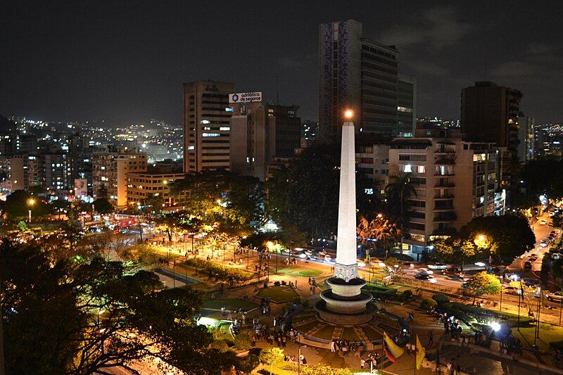 File:Plaza Francia, Altamira.JPG