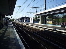 Platforms and tracks towards Paris (in 2006)