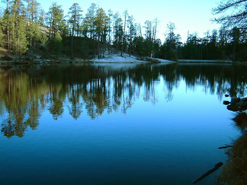 File:Rose Canyon Lake.jpg