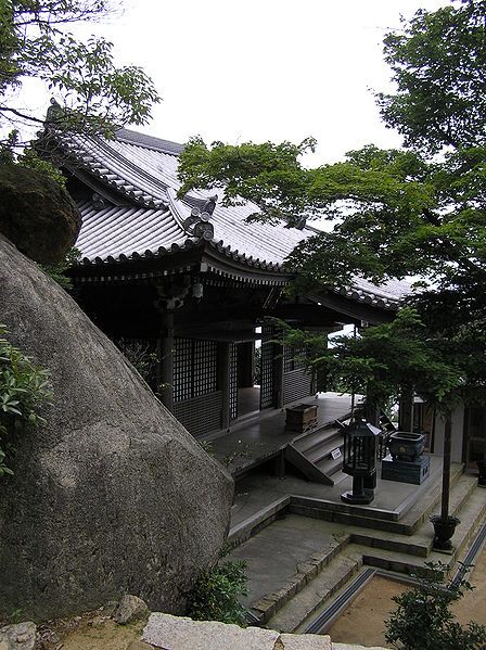 File:Sanki-gongen-dō.jpg