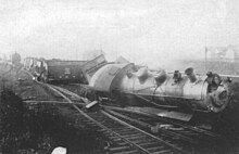 This train hit an improperly set switch in the East Salamanca yard on the evening of 16 October 1917. The toll was one locomotive on its side, thirteen cars tumbled into a mess, of which two were destroyed, and one engineer in the hospital with a wrenched back.[citation needed]