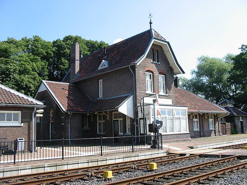 File:Station Hemmen-Dodewaard1.jpg