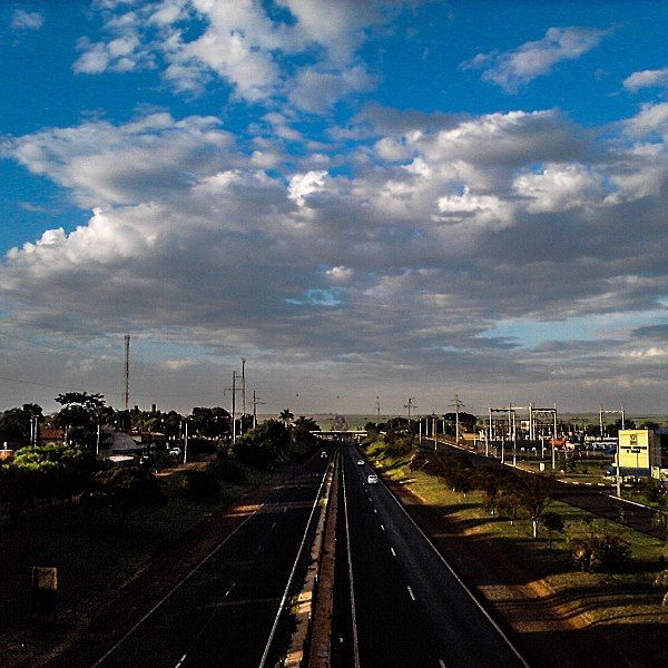 File:Tarumã desde SP-333.jpg