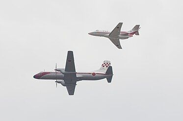 YS-11FC and U-125 of the Flight Check Squadron (2011)