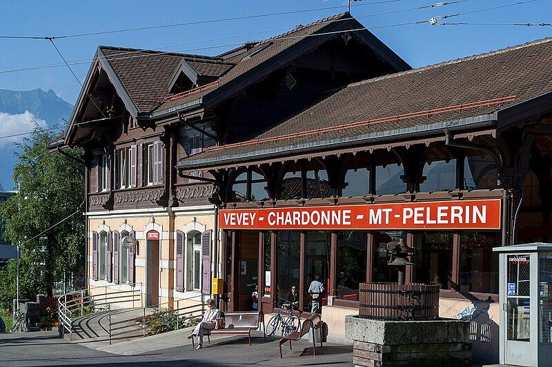 File:2004-Vevey-Talstation.jpg