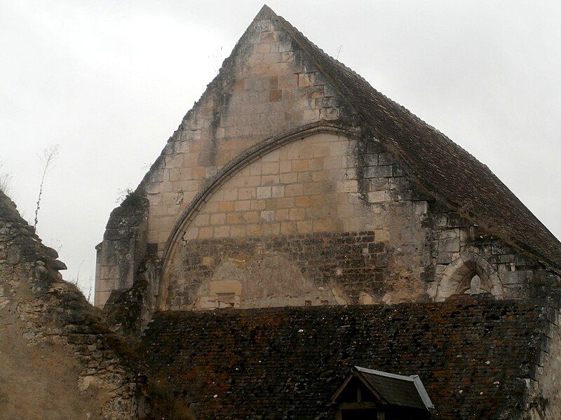 File:Abbaye de Beaugerais2.jpg