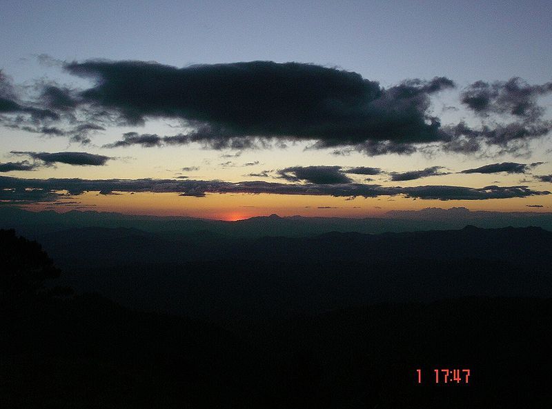 File:Atardecermiramundo.jpg