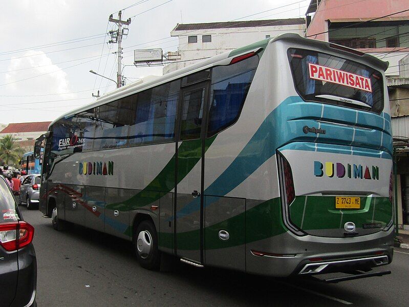 File:Bus pariwisata Budiman.jpg