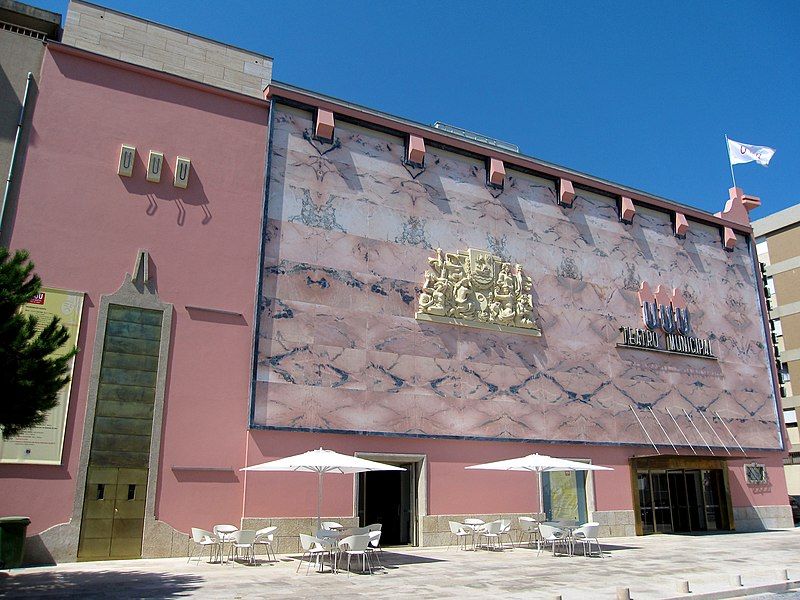 File:Cine-Teatro Neiva.jpg