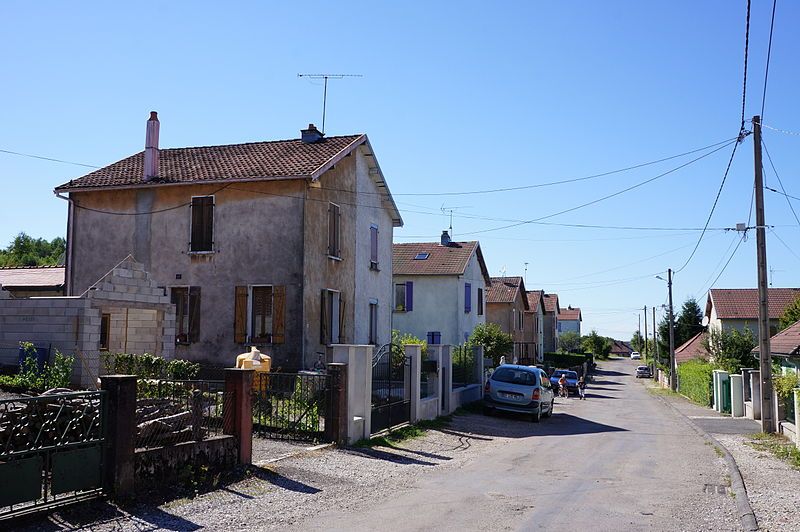 File:Cité-minière-d’Éboulet-08-2012 02.JPG