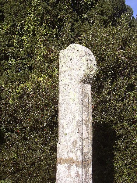 File:DSCN1894StKewChurchCross.jpg