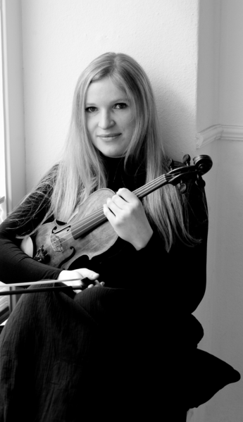 File:Ewelina Nowicka, 2010.png