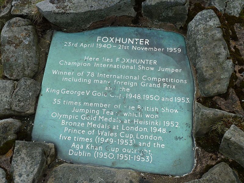 File:Foxhunter grave plaque.jpg