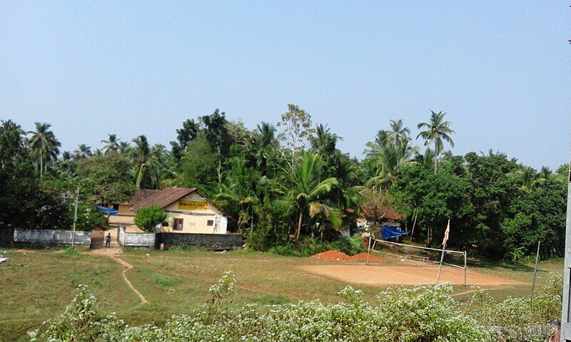 File:Iringal.subramanya school.jpg